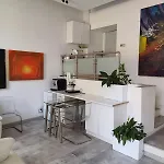 Stay, Work, Meet In Creative Space In Centrum Διαμέρισμα *
