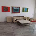 Stay, Work, Meet In Creative Space In Centrum Διαμέρισμα *
