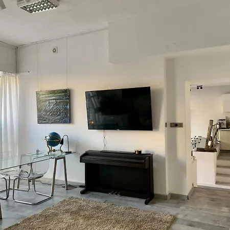 Stay, Work, Meet In Creative Space In Centrum Apartment