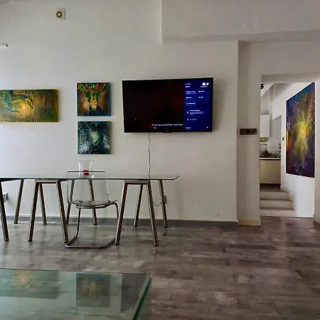 Stay, Work, Meet In Creative Space In Centrum