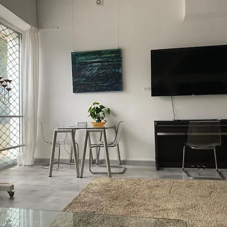 Stay, Work, Meet In Creative Space In Centrum Apartment Warschau