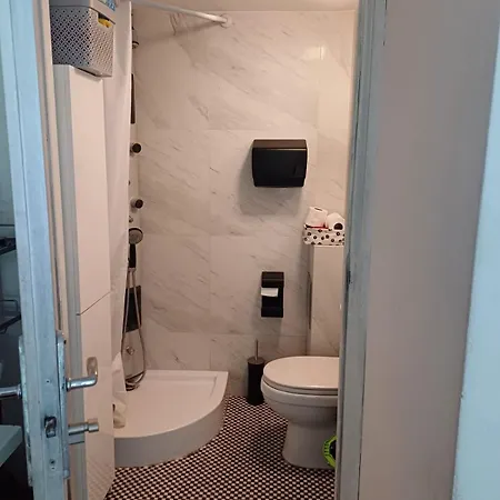 Stay, Work, Meet In Creative Space In Centrum