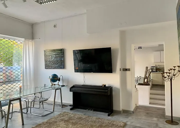 Stay, Work, Meet In Creative Space In Centrum Apartment