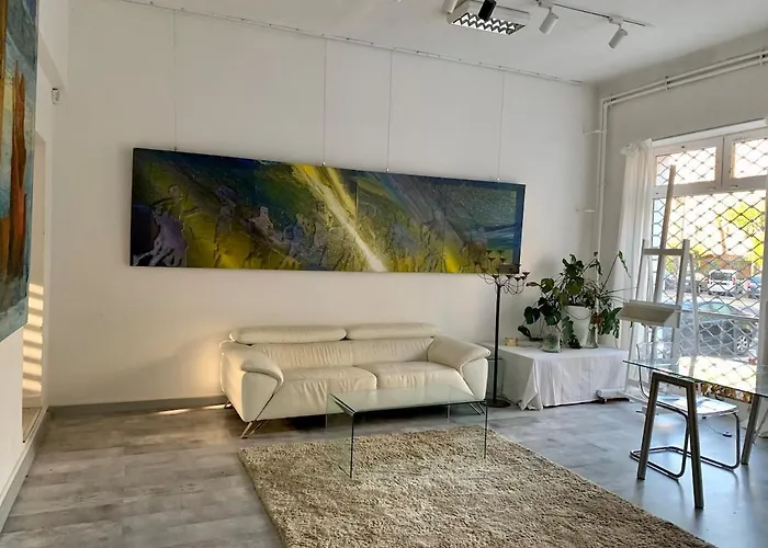 Stay, Work, Meet In Creative Space In Centrum *