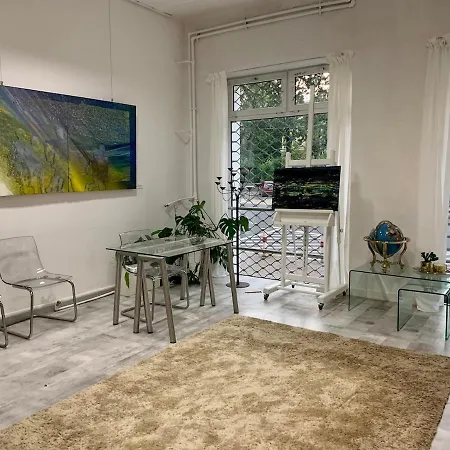 Stay, Work, Meet In Creative Space In Centrum *