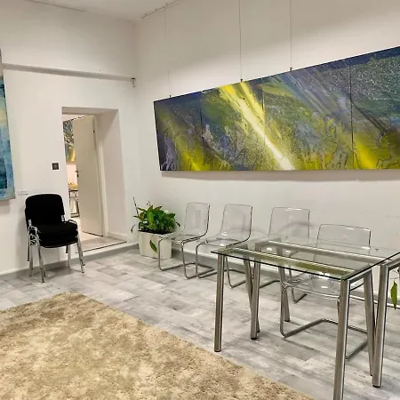 Stay, Work, Meet In Creative Space In Centrum